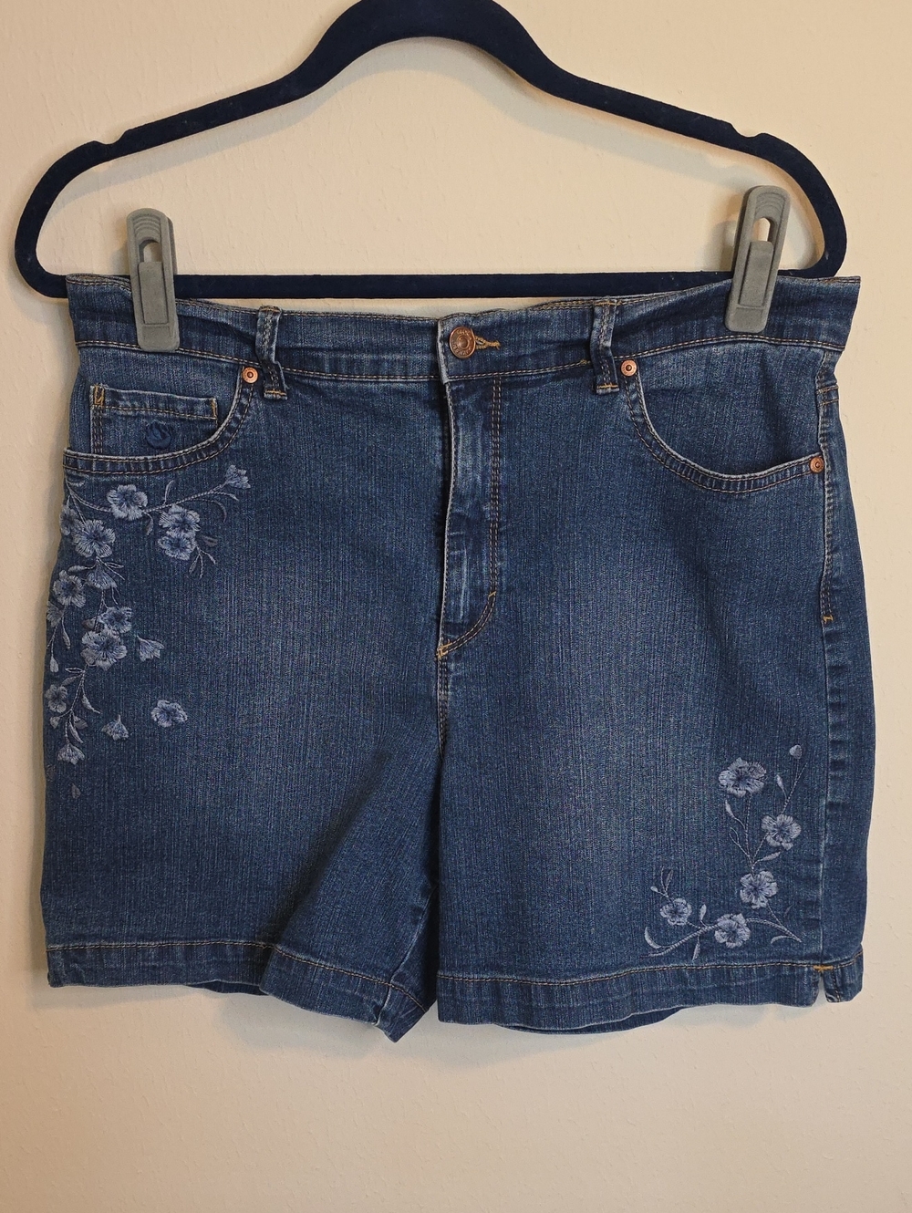 Gloria Vanderbilt Blue Denim Shorts with Floral Embroidery